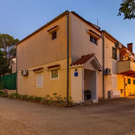 Apartment Dario