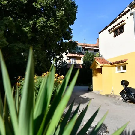 Apartment Dario *